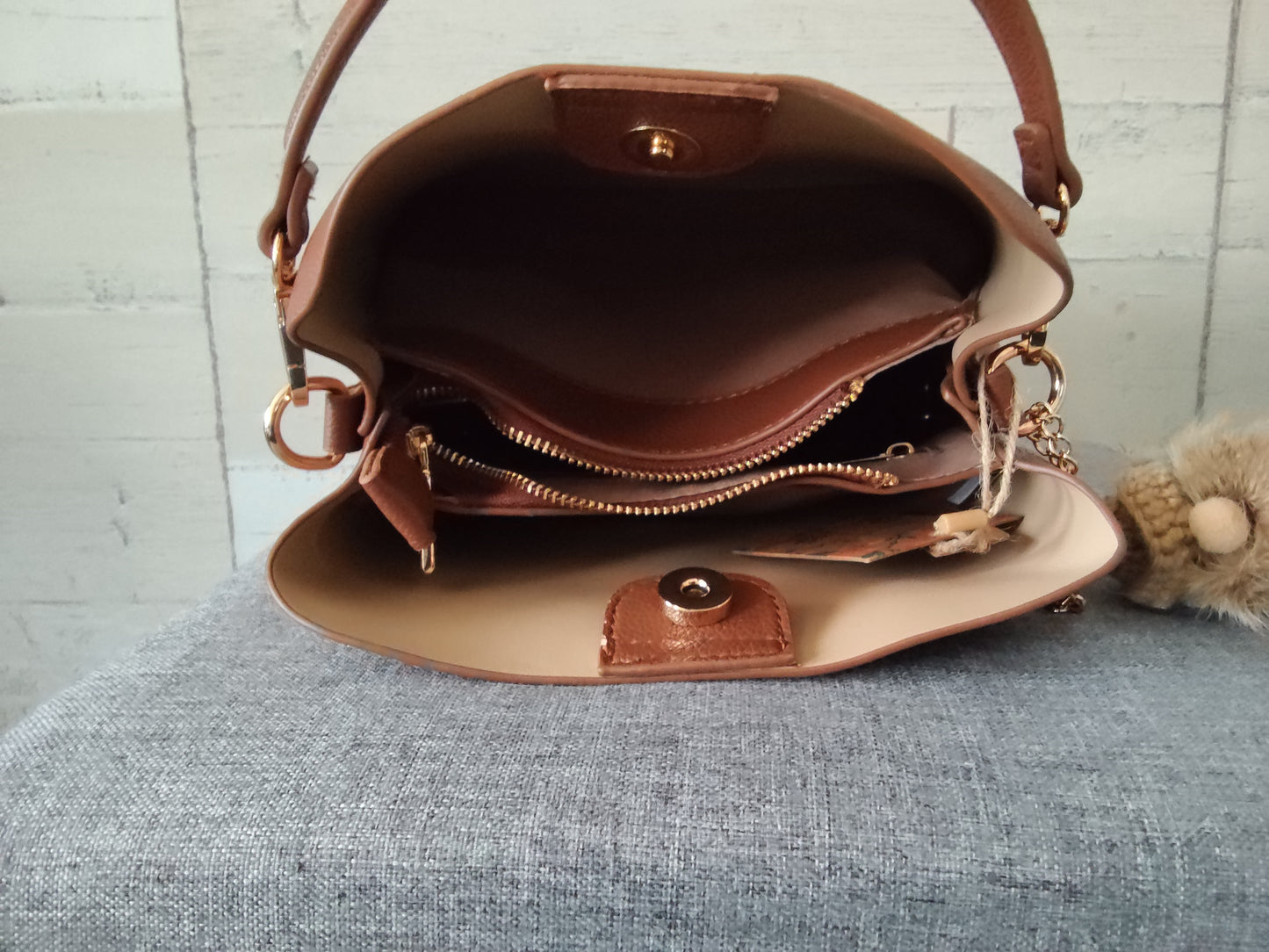 Sac à main camel en simili-cuir