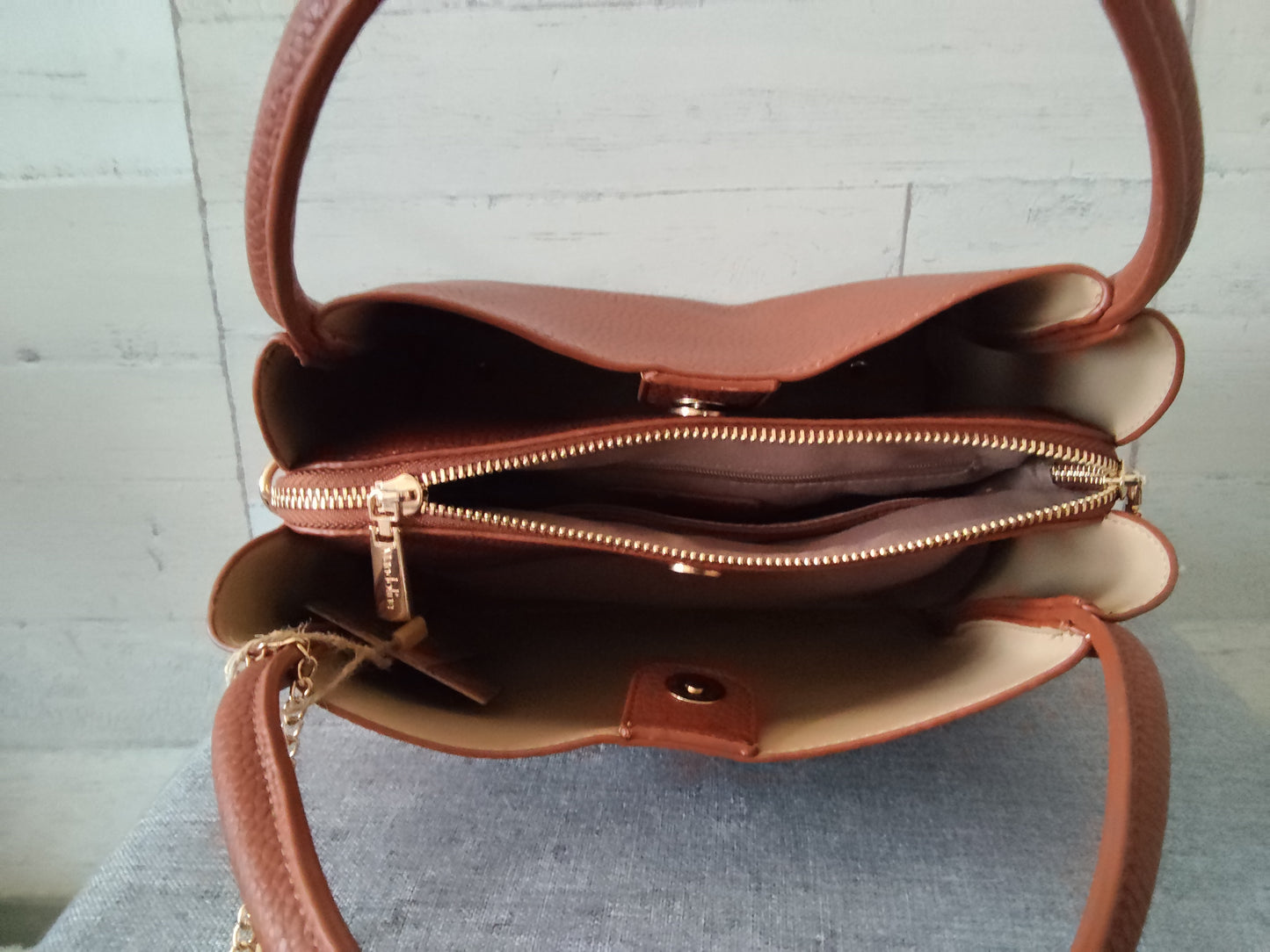 Sac à main camel en simili-cuir