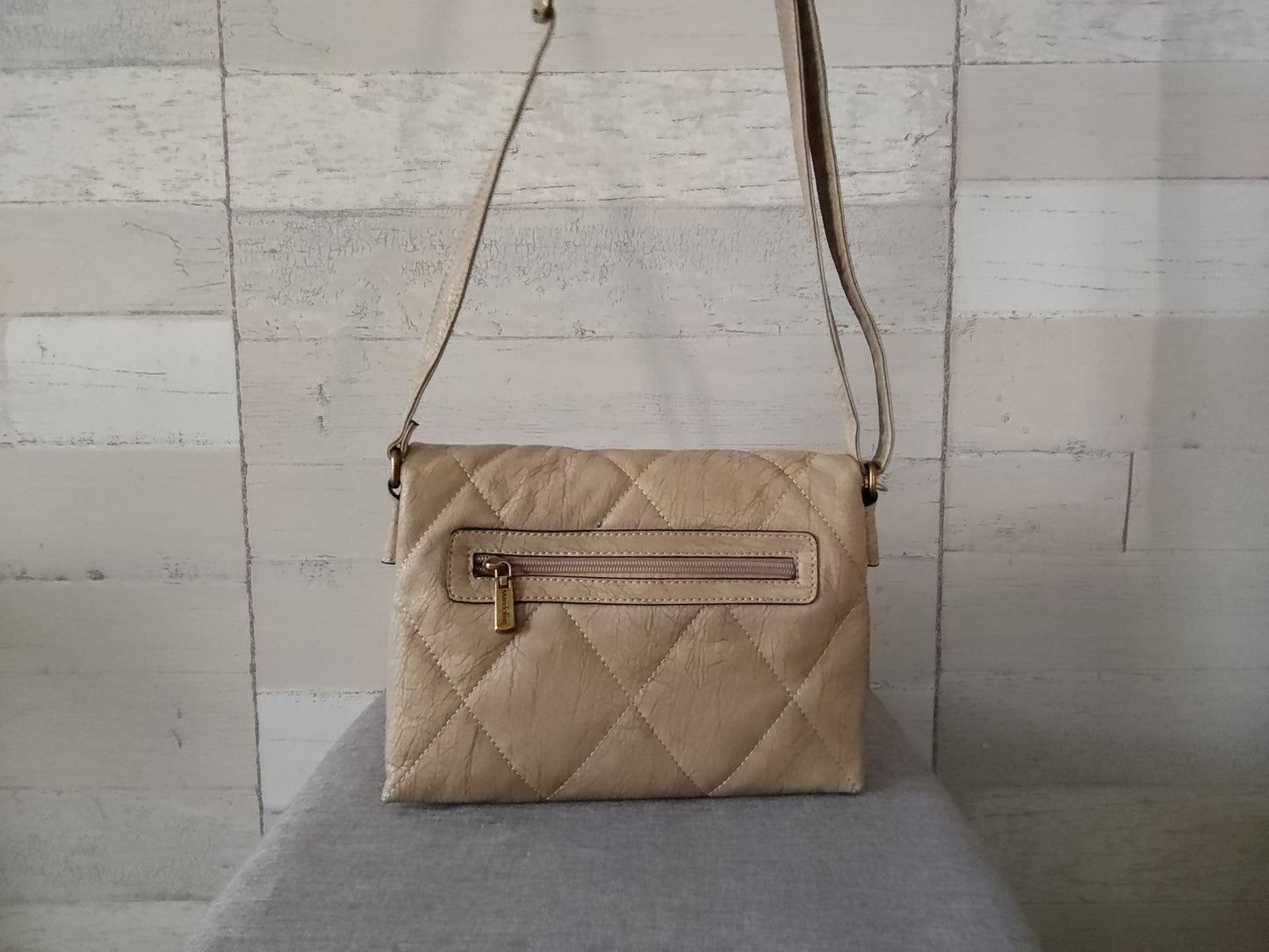 Sac à main bandoulière beige en simili-cuir