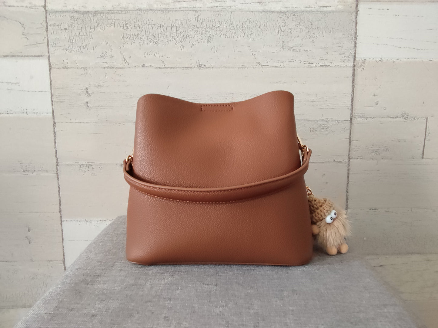 Sac à main camel en simili-cuir