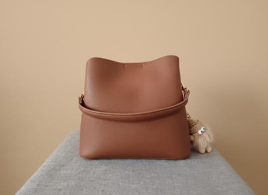 Sac à main camel en simili-cuir