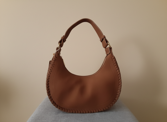 Sac demi-lune camel en simili-daim