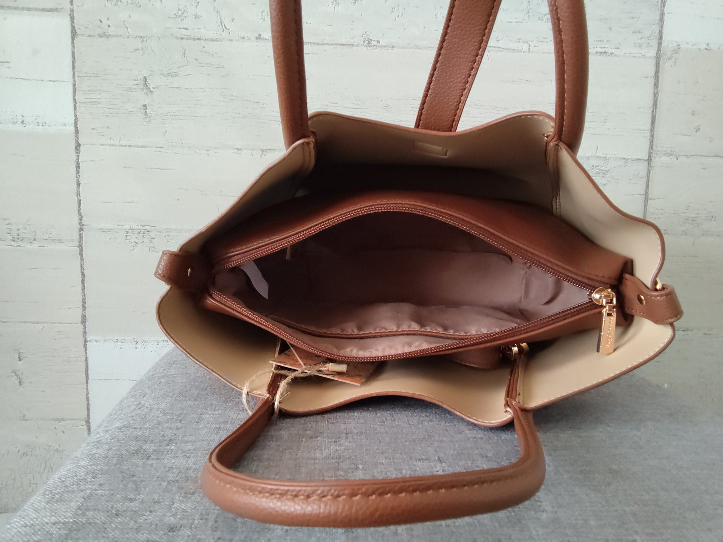 Sac à main camel en simili-cuir