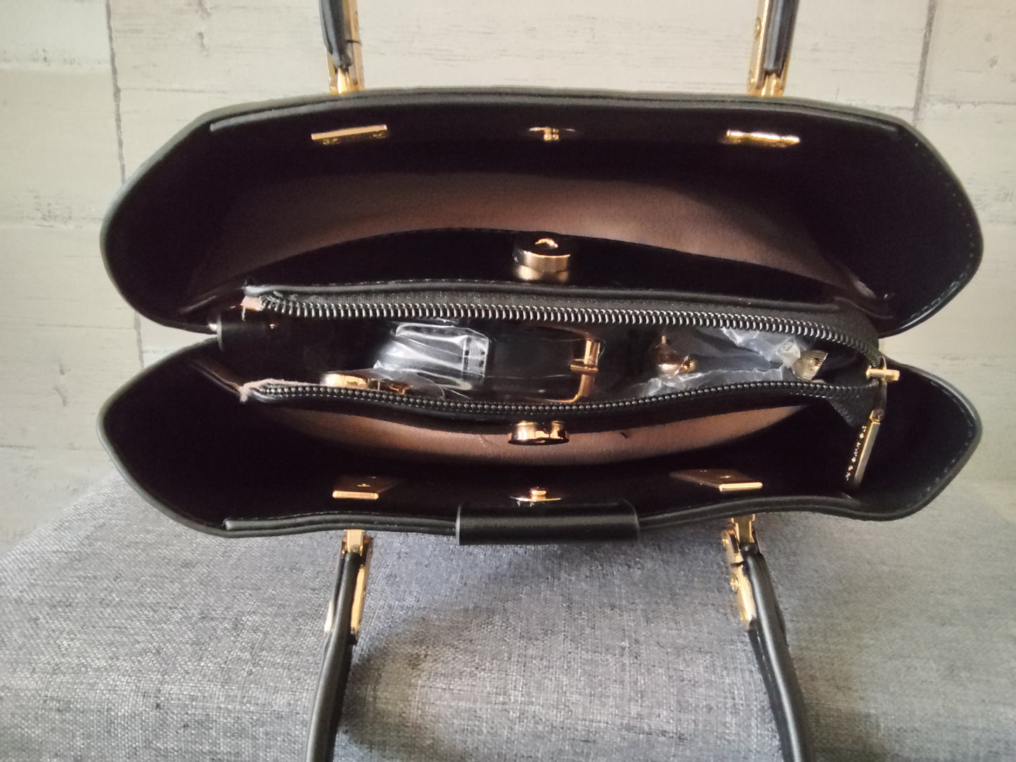 Sac à main noir simili-cuir